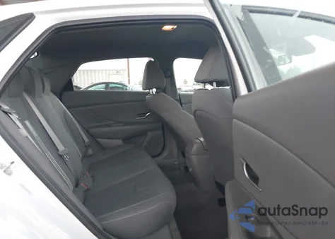 2024 Hyundai Elantra Sel z USA, uszkodzony, nr VIN KMHLM4DG1RU644284